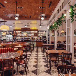 Building Photo - 11970 Montana Ave