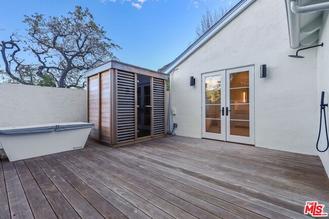 Building Photo - 17620 Camino De Yatasto