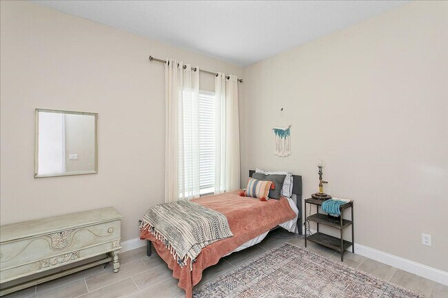 Building Photo - Lease in the highly desirable Palencia Com...