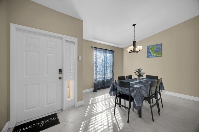 Building Photo - 1037 SW Payne Ave