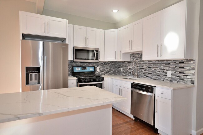 Building Photo - 222 69th St