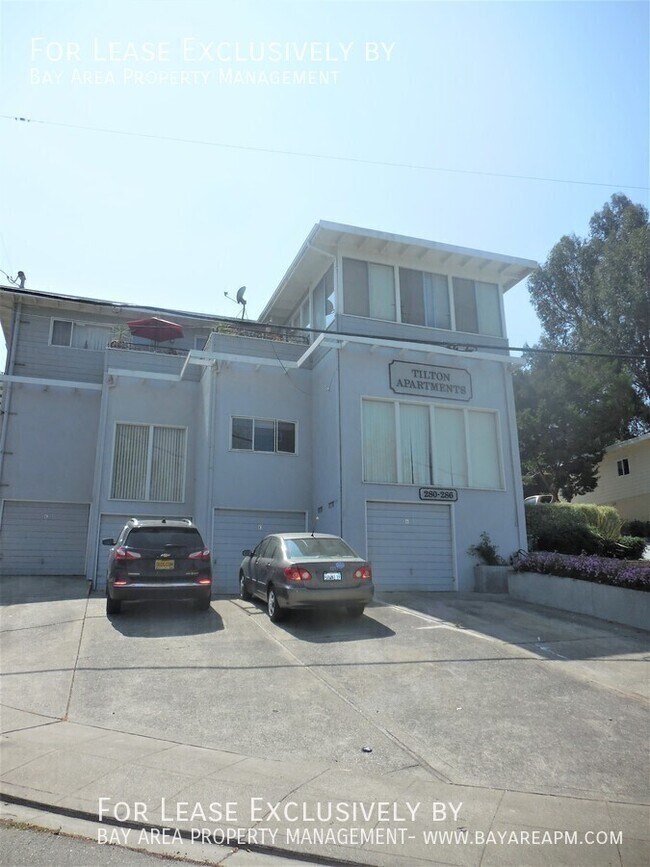 Building Photo - 286 Elm St