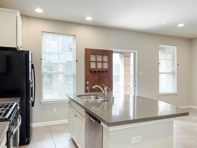 Building Photo - 7220 Wyoming Springs Dr