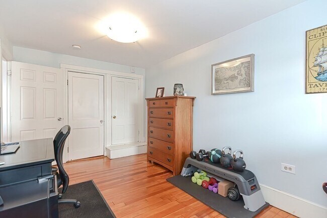 Building Photo - 205 Webster St