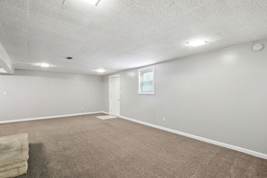 Building Photo - 1218 Sunset Dr