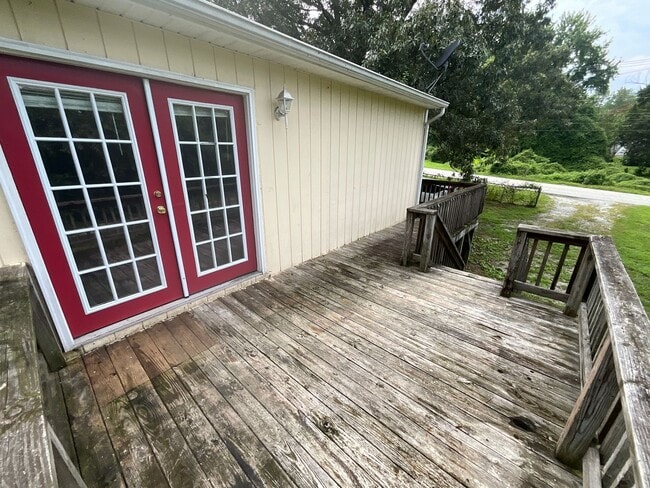 Building Photo - Now Ready in High Point! Fantastic 3 Bedro...