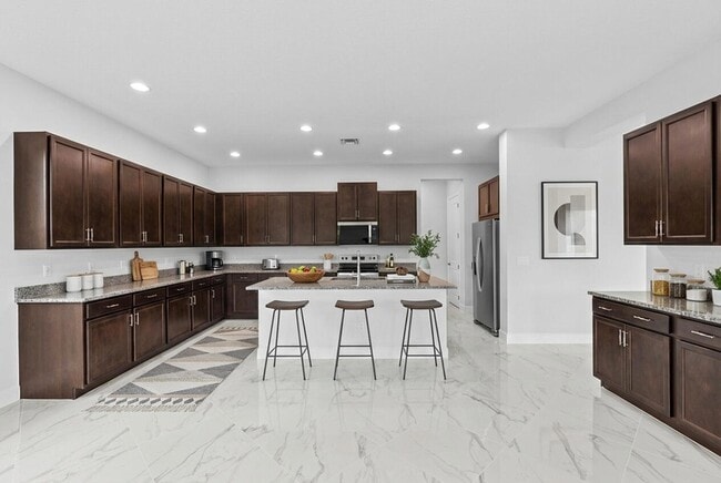 Building Photo - 15054 Wildwood Cir