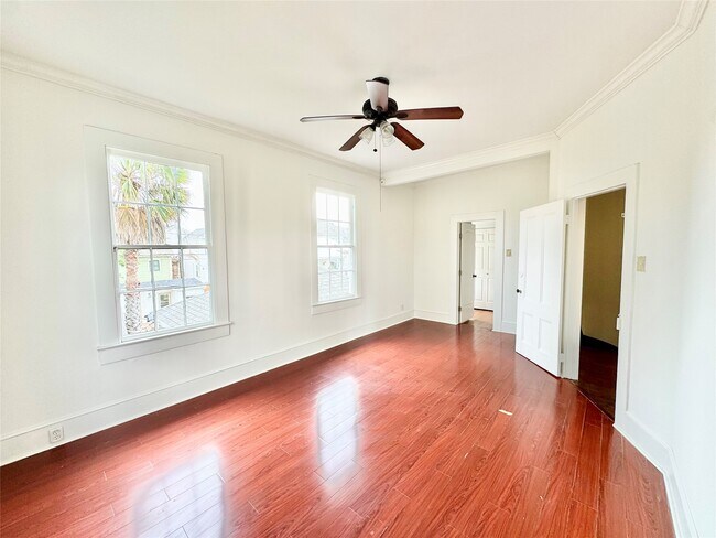 Building Photo - 1307 Avenue H