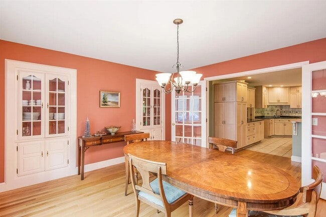 Building Photo - 5BD/3BA Beautiful House in South Burlington