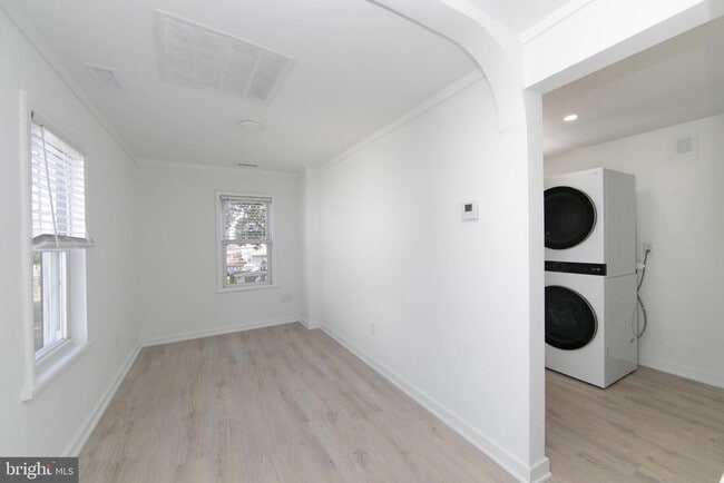 Building Photo - 905 Jersey Ave