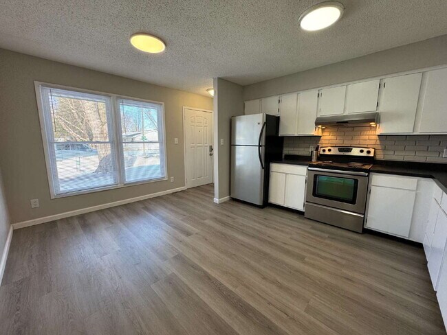Building Photo - Home Sweet Home — 3 Bedroom with 2-Car Garage