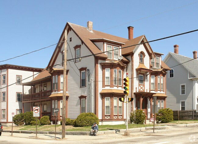 Primary Photo - 332 Hanover St