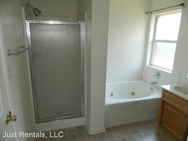 Building Photo - 4 br, 2 bath House - 2903 Wisteria Lane