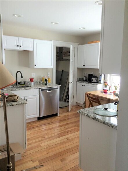 Building Photo - 6 Westminster St