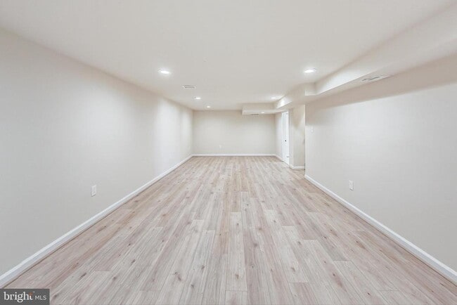 Building Photo - 4617 Creek Shore Dr