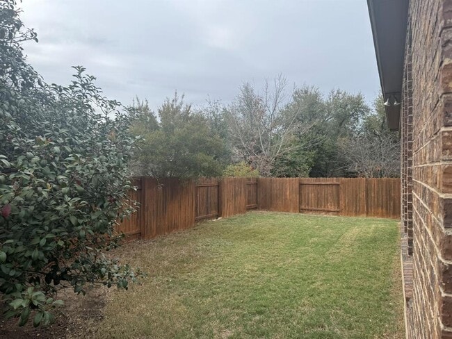 Building Photo - 13704 Camp Comfort Ln