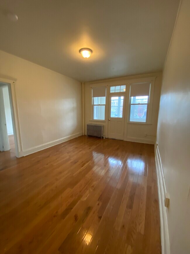 Building Photo - 1634 Commonwealth Ave