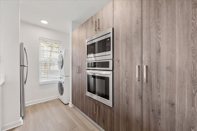 Building Photo - 1513 Briar Creek Rd