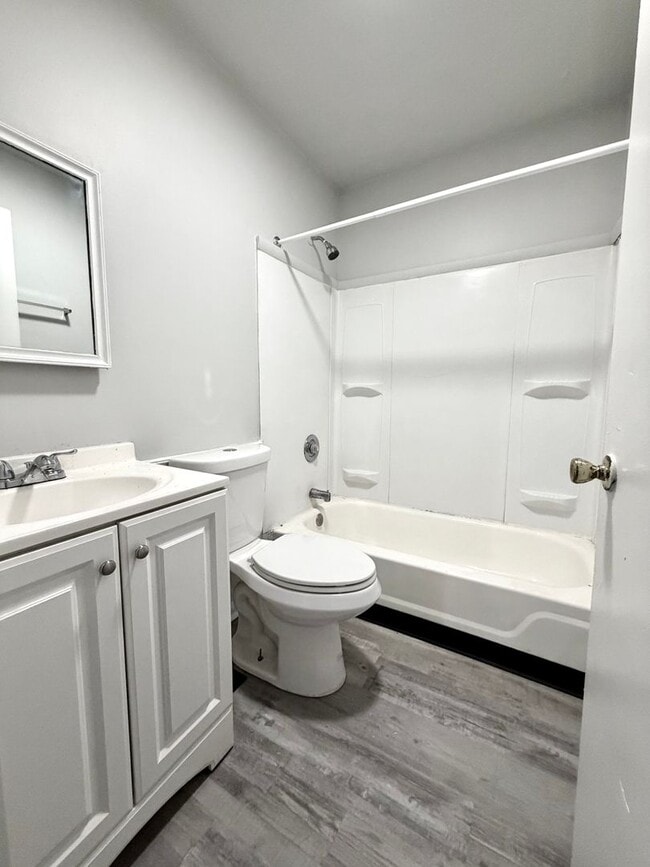 Building Photo - 414 Beech St