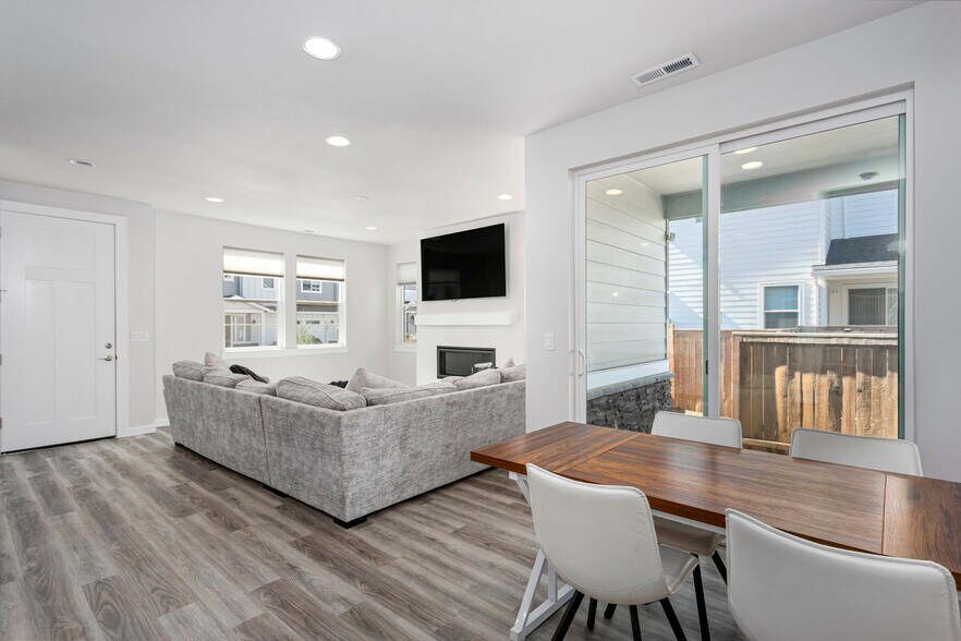 Living Room and Dinning Room - 6533 SW Lupine Ln