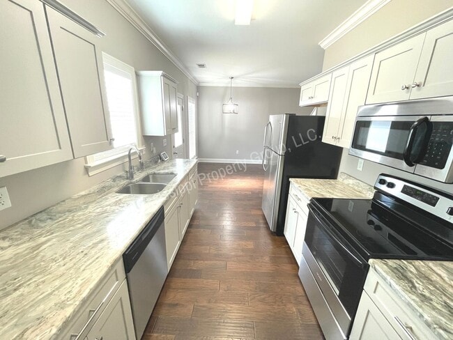 Building Photo - 4BD/4.5BA FOR RENT - Only Through 7/18/2024