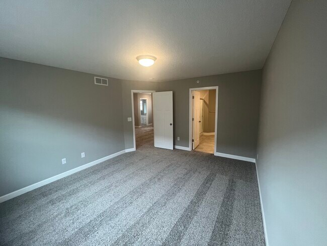 Building Photo - 9662 Canter Ct