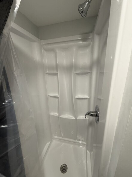 Building Photo - 4 Auburn Ave Ext