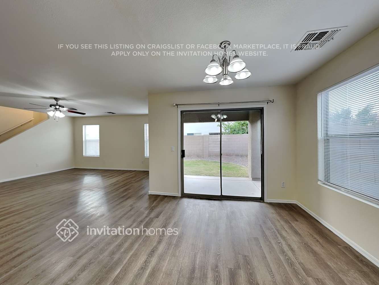 Building Photo - 2415 E Palm Beach Dr