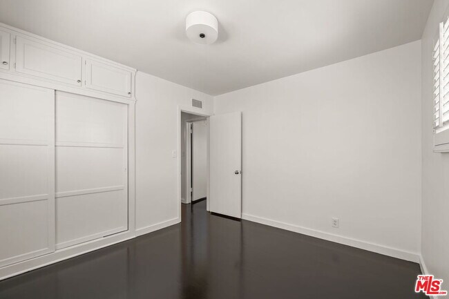 Building Photo - 3621 Longview Valley Rd