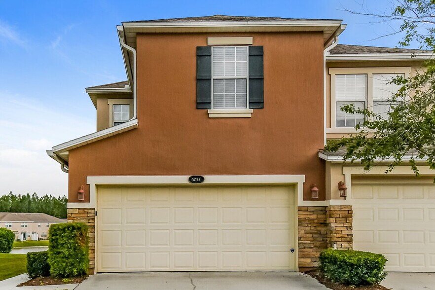 Primary Photo - 6055 Bartram Village Dr