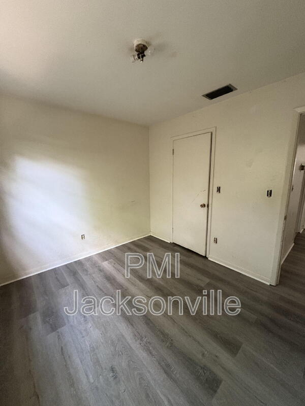 Building Photo - 5216 Seaboard Ave