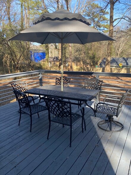 Building Photo - 1468 Meadowlark Dr
