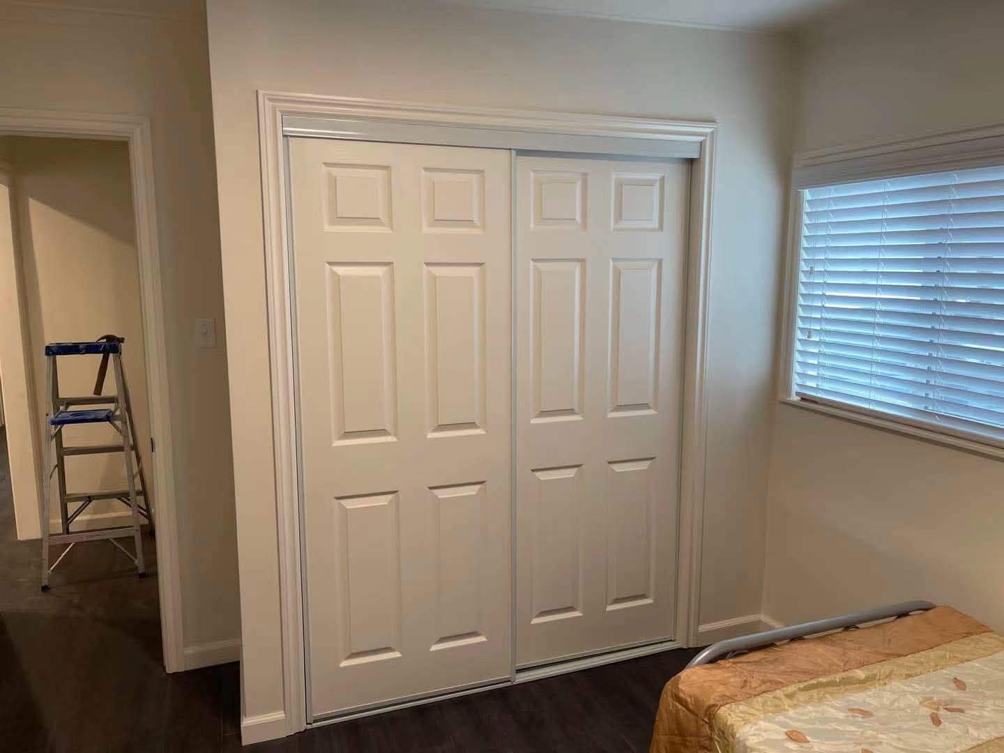 bedroom - 1011 E 67th St