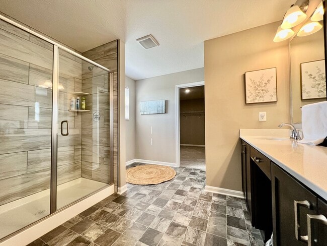 Building Photo - Brand new Executive home in Liberty Twp, Ohio