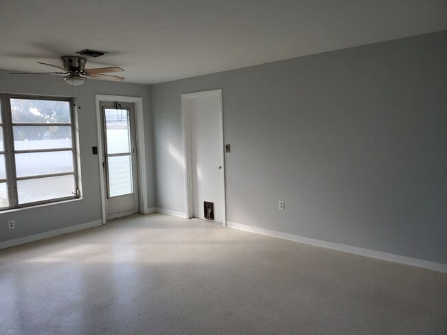 Building Photo - 211 Oklahoma Ave