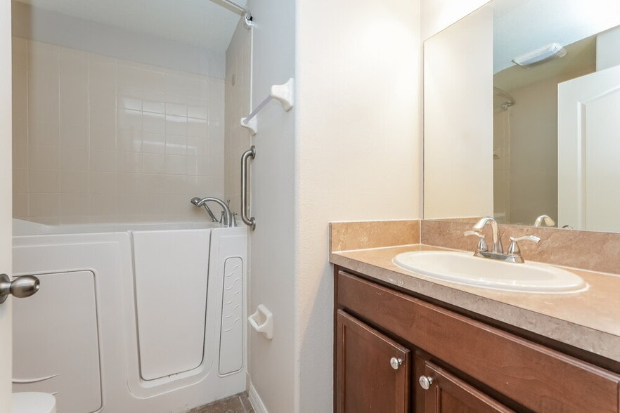 Building Photo - 10610 Summer Azure Dr