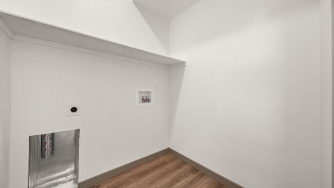 Building Photo - 367 Toms Cyn Dr