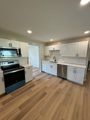 Primary Photo - 353 Meadow Dr