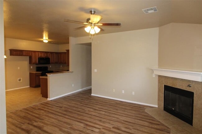 Building Photo - 4616 SE 77th St