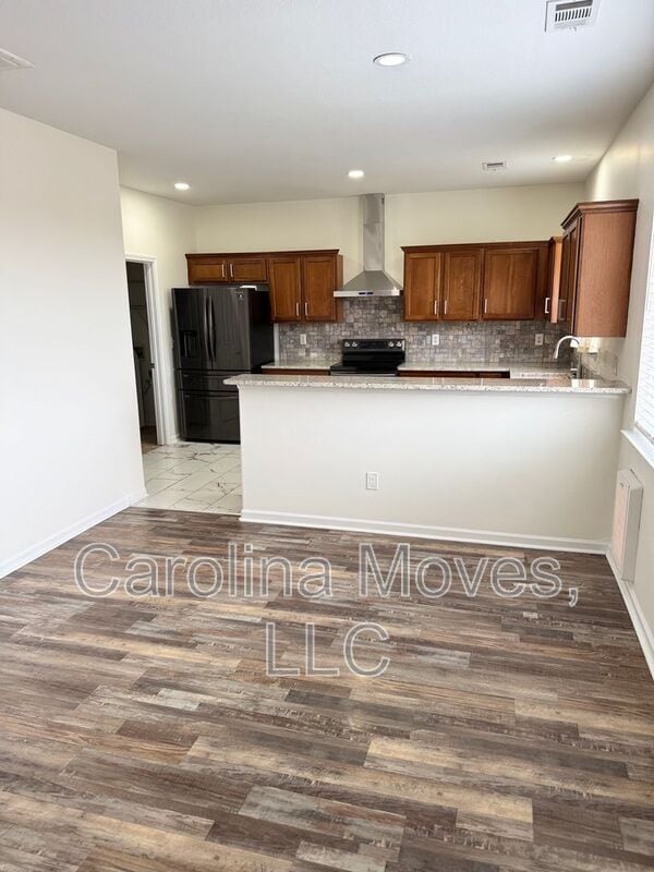 Building Photo - 223 Collingwood Ln