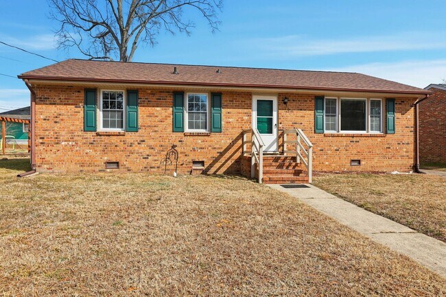 Building Photo - Colonial Heights