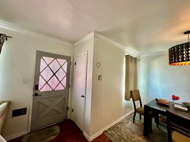 Building Photo - Private oasis in Oak Park