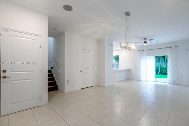 Building Photo - 1336 SE 26th Ter