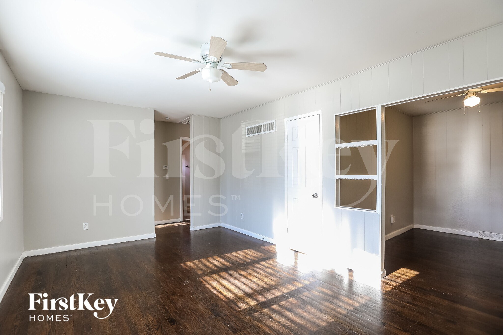 Building Photo - 5128 N Palmer Ave