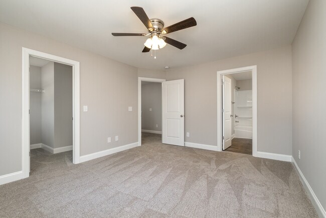 Building Photo - 440 West F St APPROVED APPLICATION