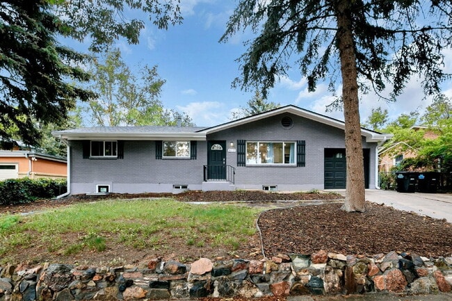 Primary Photo - 817 Westmoor Dr