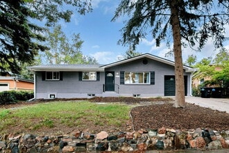 Building Photo - 817 Westmoor Dr