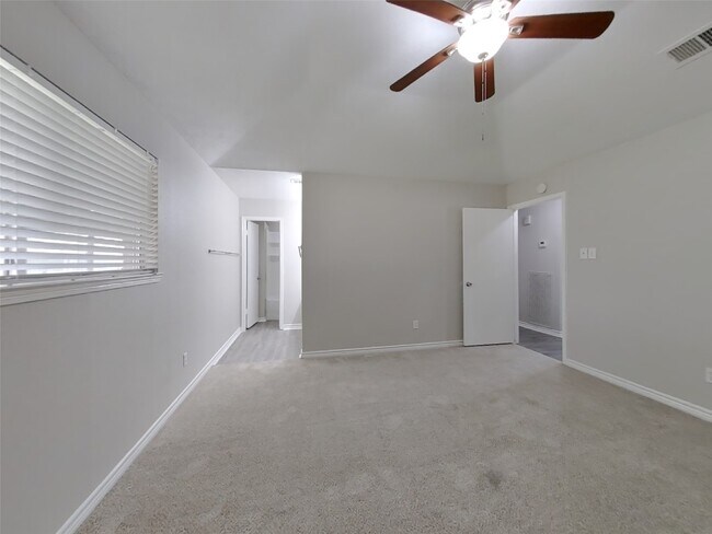 Building Photo - 5519 Bridgegate Dr