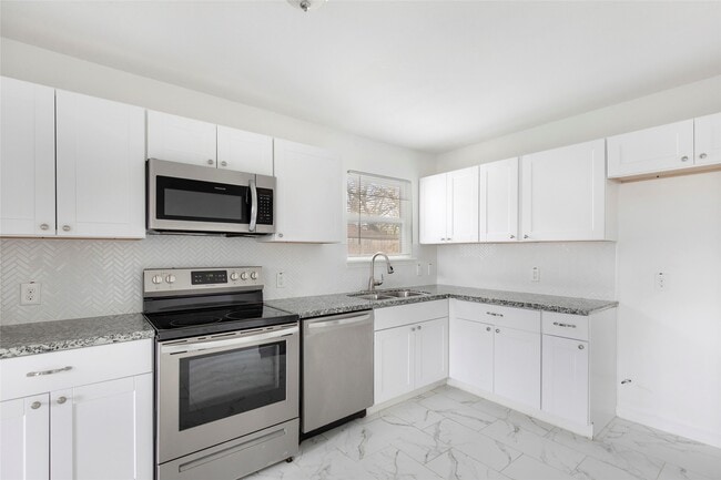 Building Photo - 6721 Madrid St