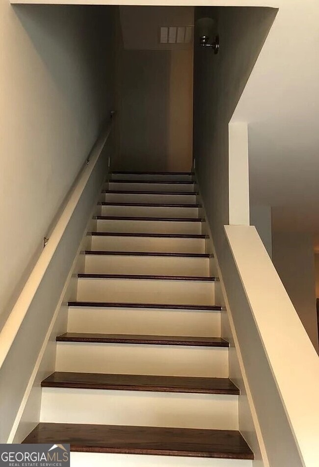 Building Photo - 1350 Binghampton Cir